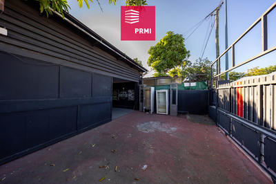 Maison - 250 m² - 1 pièce