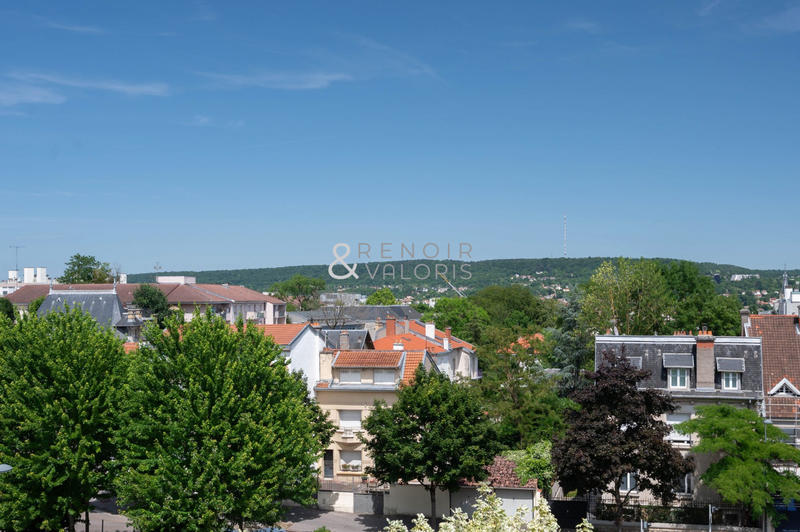 Appartement - 100 m² - 5 pièces