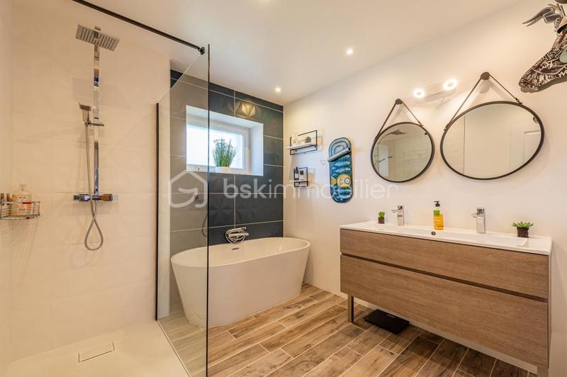 Corps de ferme - 218 m² - 6 pièces