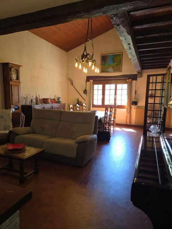 Maison - 250 m² - 6 pièces