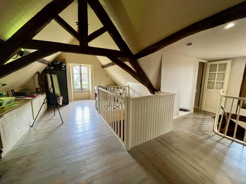 Maison - 209 m² - 9 pièces