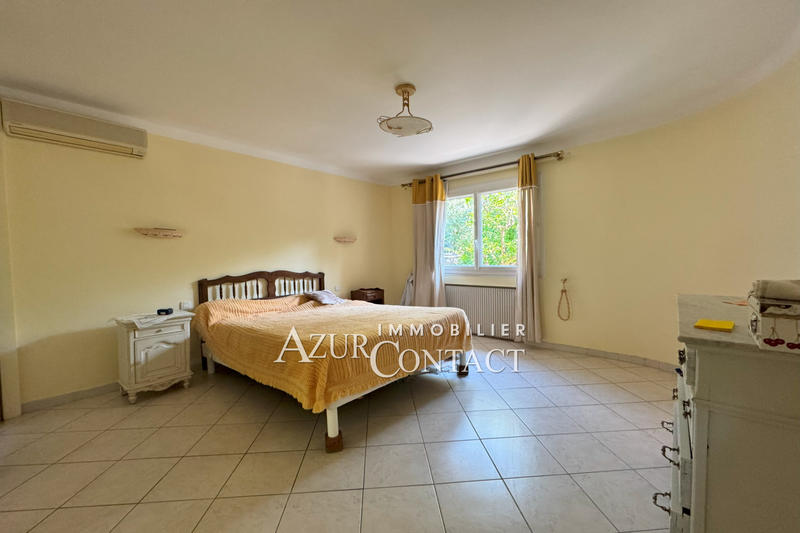 Maison - 210 m² - 8 pièces