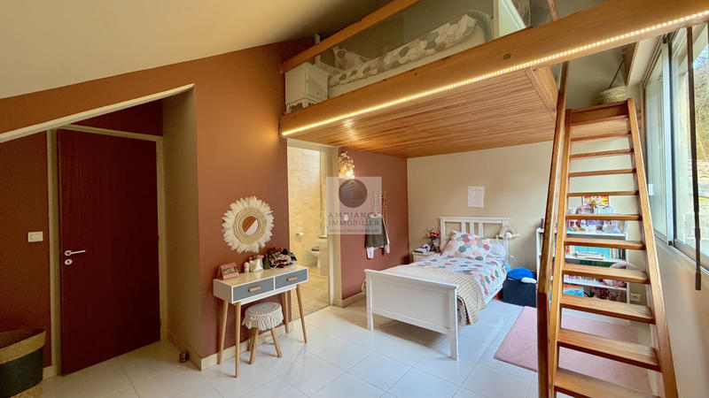 Maison - 169 m² - 8 pièces