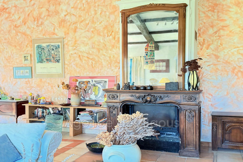 Propriété - 210 m² - 7 pièces