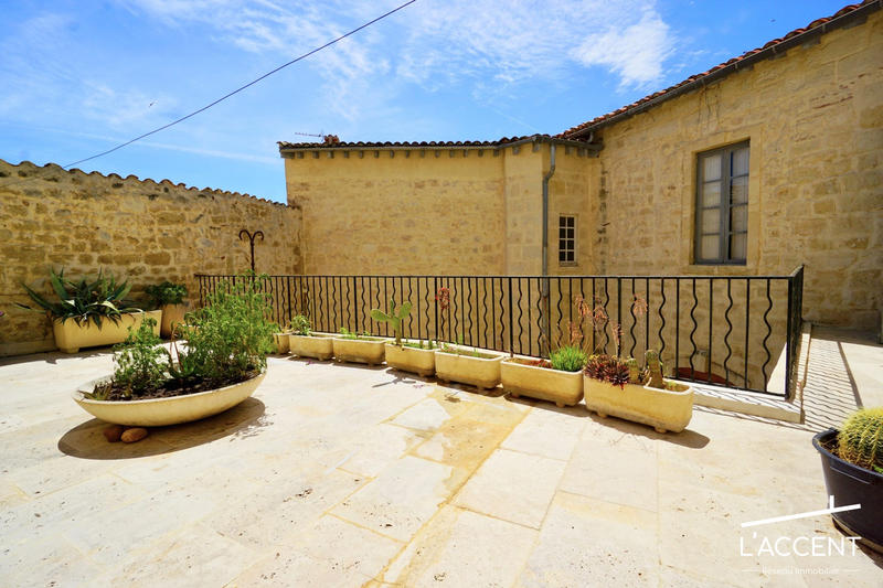 Maison - 437 m² - 14 pièces