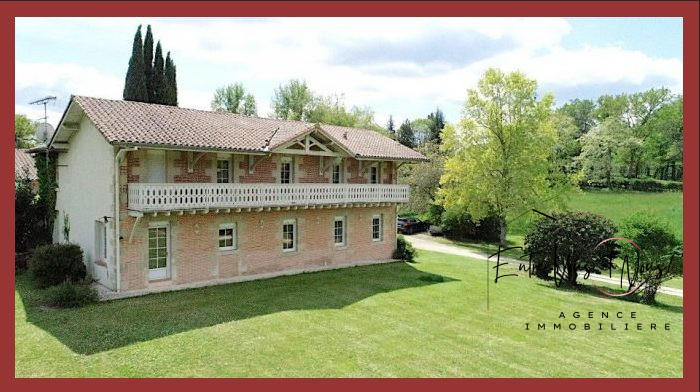 Maison - 376 m² - 9 pièces