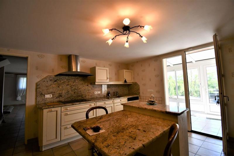 Propriété - 287 m² - 8 pièces