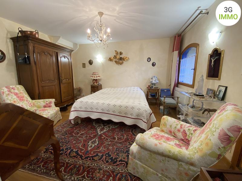 Maison - 180 m² - 7 pièces