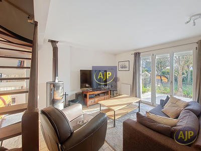 Maison - 94 m² - 5 pièces