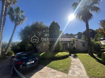Villa - 216 m² - 5 pièces
