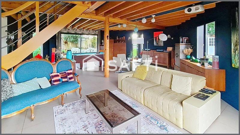 Maison - 220 m² - 6 pièces