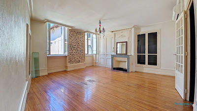 Appartement - 125 m² - 5 pièces