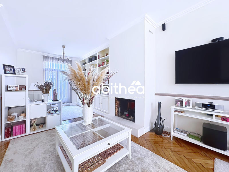 Maison - 318 m² - 8 pièces