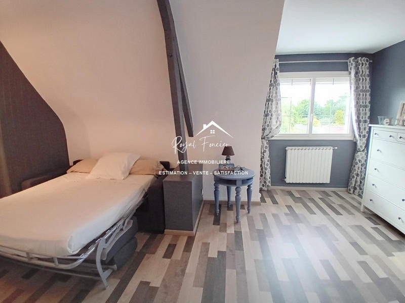 Maison traditionnelle - 296 m² - 12 pièces