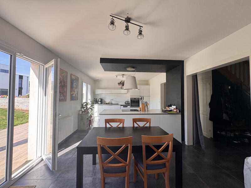 Maison - 111 m² - 5 pièces