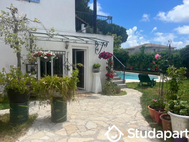 Chambre - 9 m² - 1 pièce