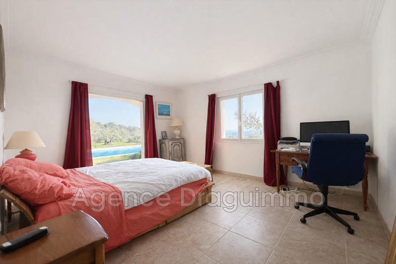 Maison - 260 m² - 7 pièces