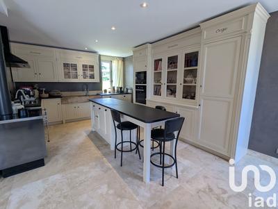 Maison - 316 m² - 7 pièces