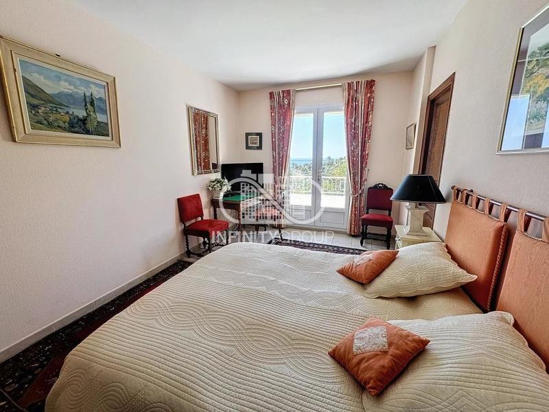 Villa - 213 m² - 7 pièces