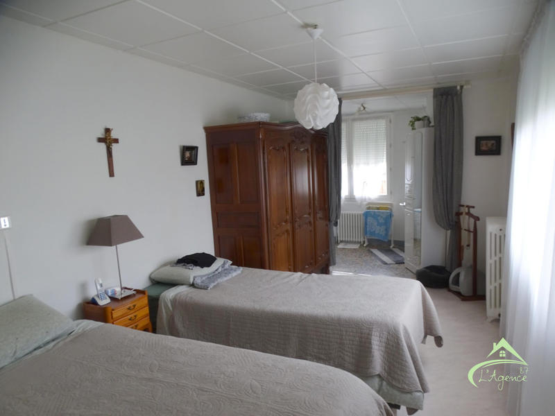 Maison traditionnelle - 302 m² - 8 pièces