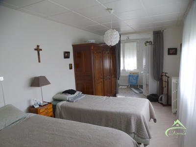 Maison traditionnelle - 302 m² - 8 pièces