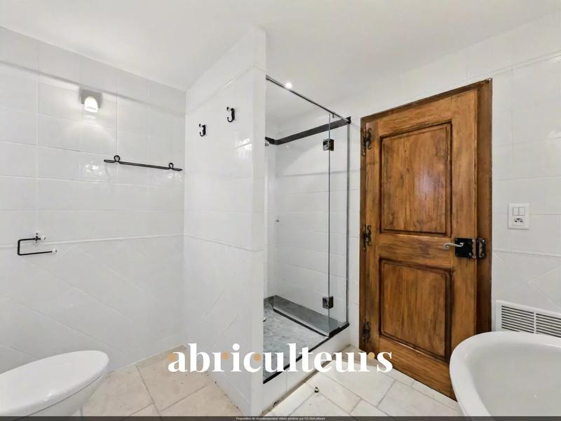 Maison - 345 m² - 11 pièces