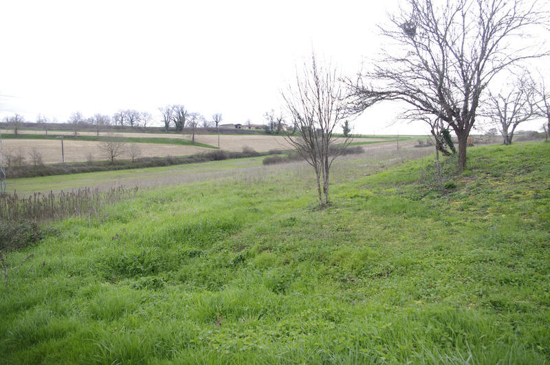 Terrain constructible - 1 068 m²