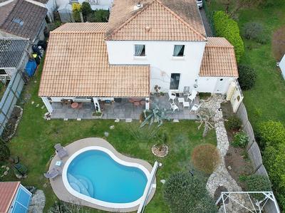 Maison - 133 m² - 6 pièces