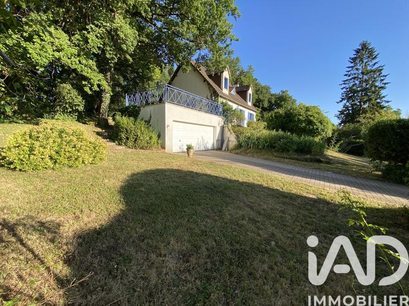 Maison - 193 m² - 9 pièces