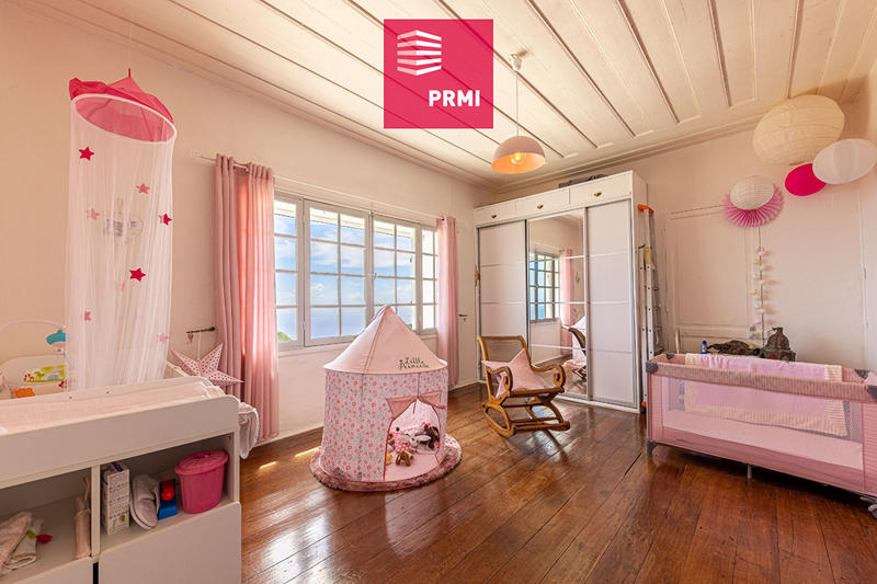 Maison - 400 m² - 8 pièces