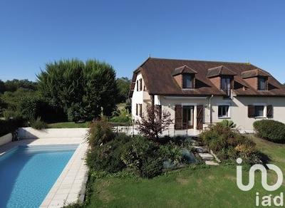 Maison - 166 m² - 7 pièces