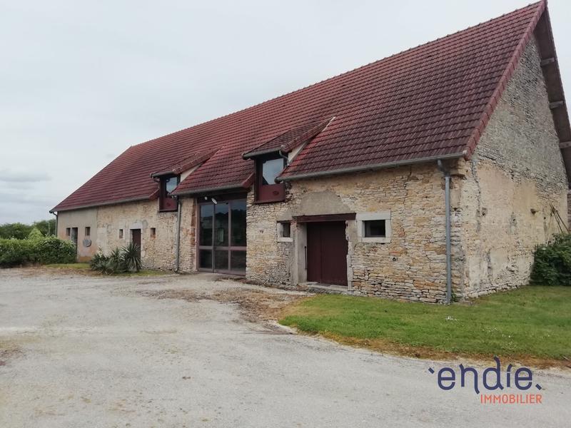 Corps de ferme - 240 m² - 9 pièces