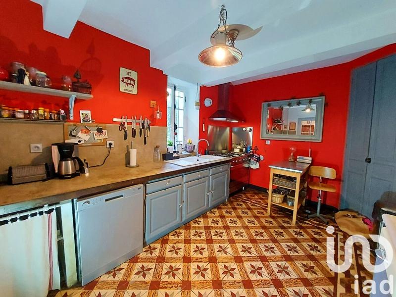 Maison - 242 m² - 7 pièces