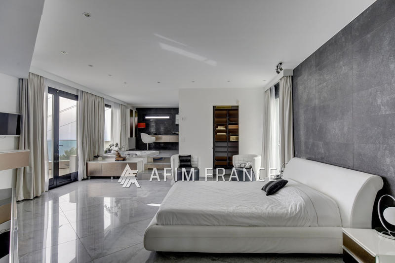 Villa - 350 m² - 8 pièces