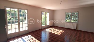 Demeure - 130 m² - 7 pièces