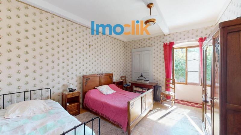 Propriété - 338 m² - 10 pièces