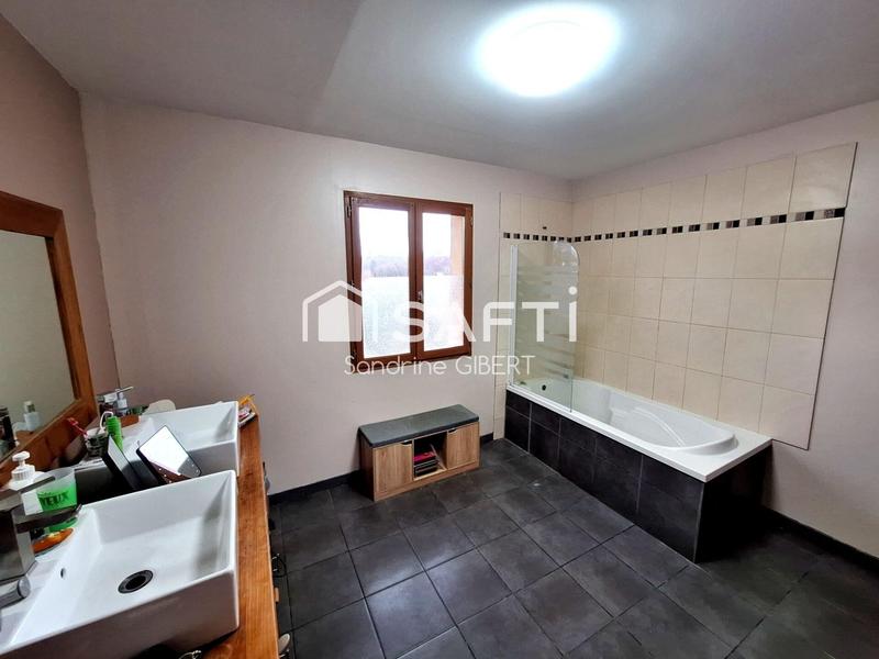 Maison - 146 m² - 6 pièces