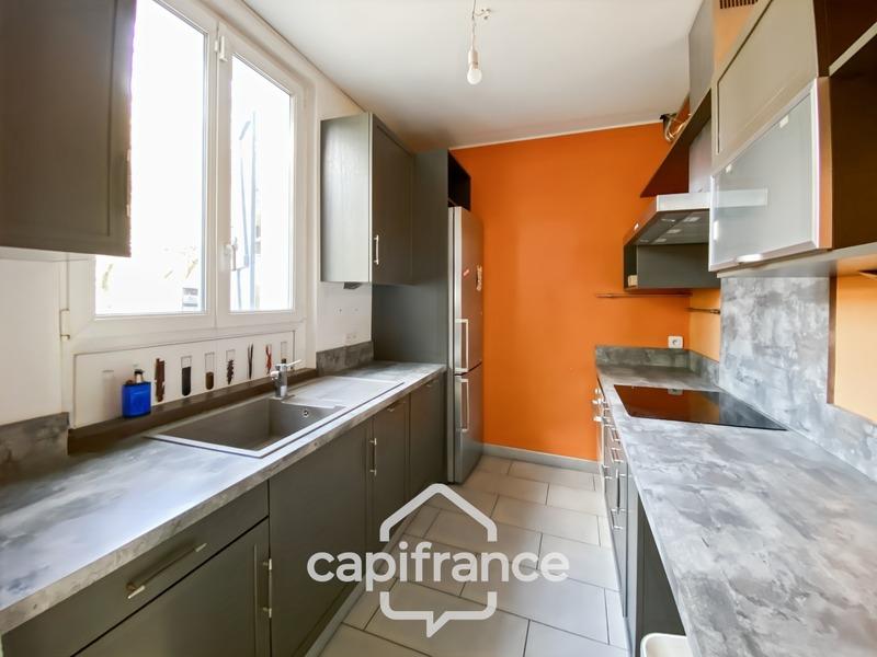 Maison - 223 m² - 8 pièces