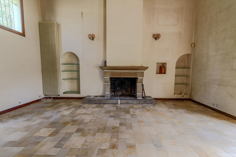 Maison - 305 m² - 10 pièces