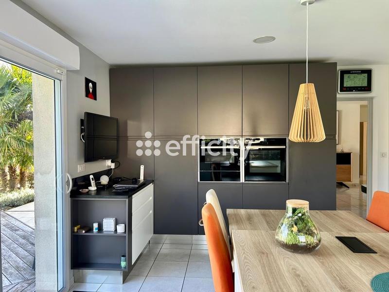 Maison - 185 m² - 7 pièces