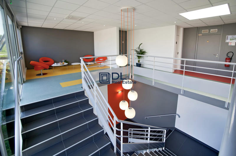 Entrepôt - 1 500 m²