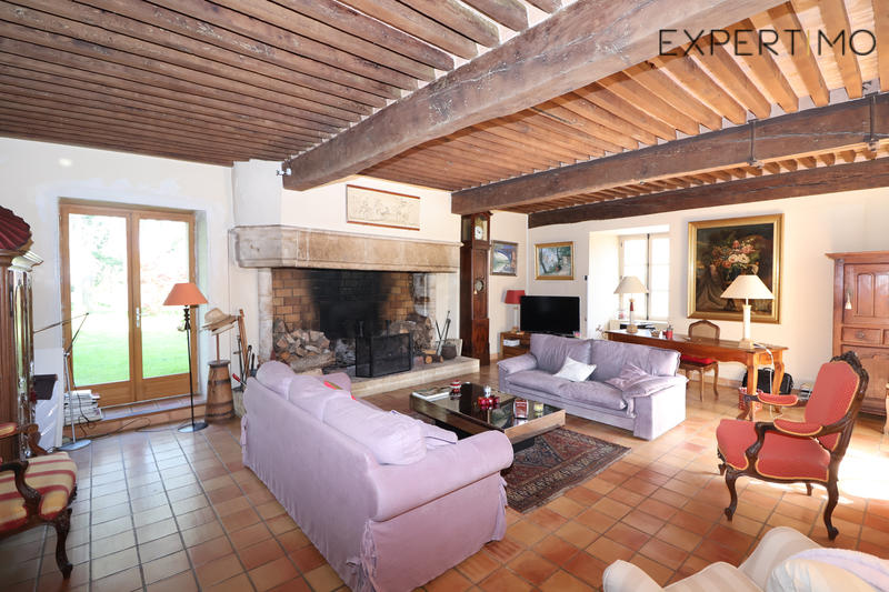 Propriété - 391 m² - 9 pièces