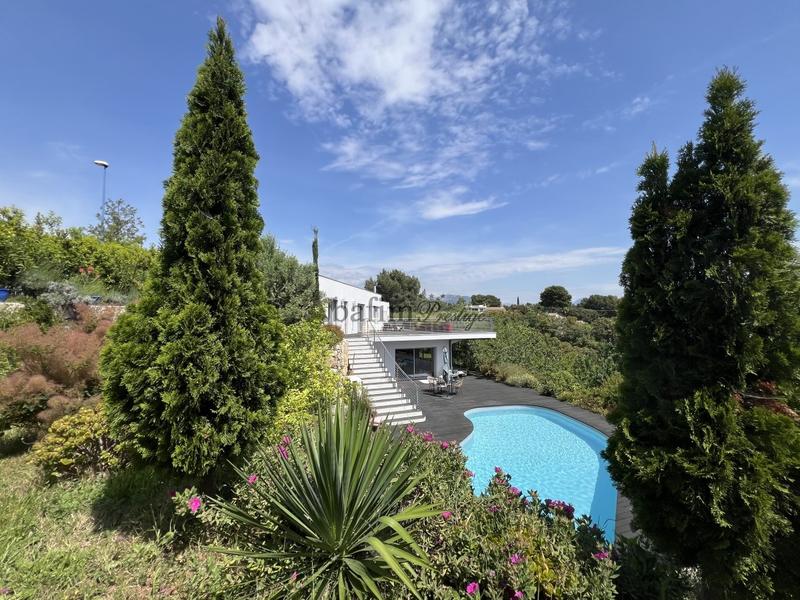 Château - 350 m² - 13 pièces