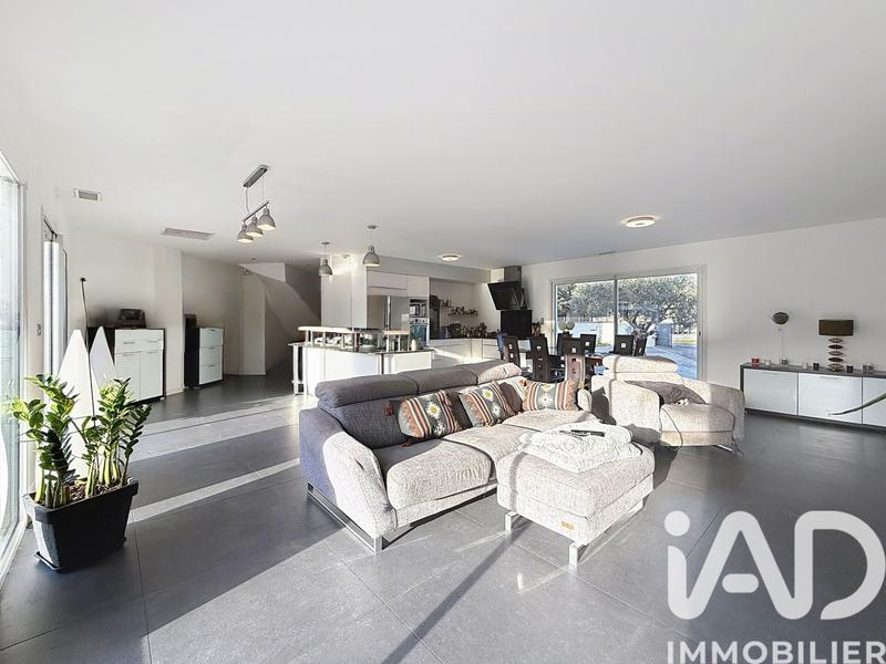 Maison - 187 m² - 6 pièces