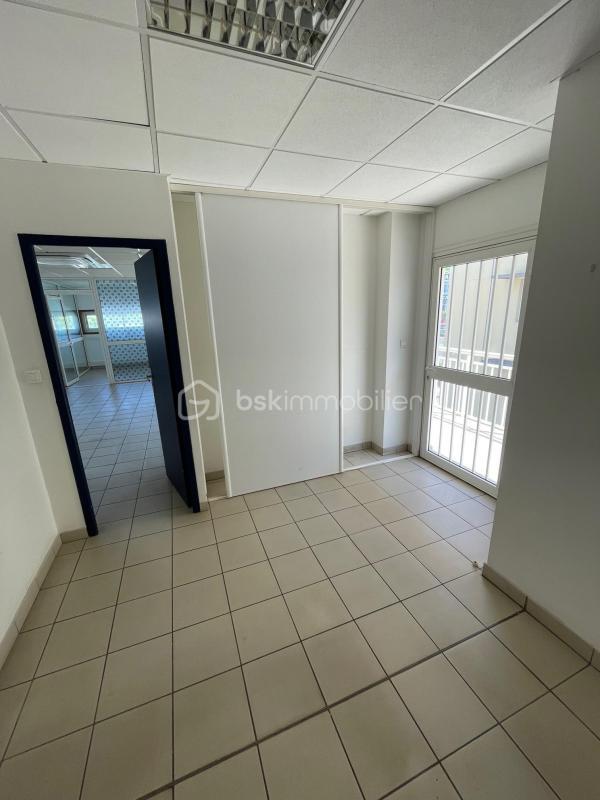 Bureau - 98 m² - 3 pièces