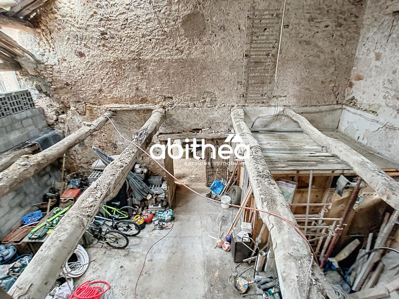 Maison - 360 m² - 2 pièces