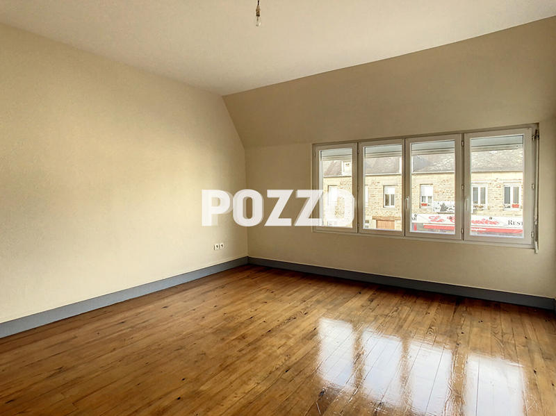 Maison - 600 m² - 6 pièces