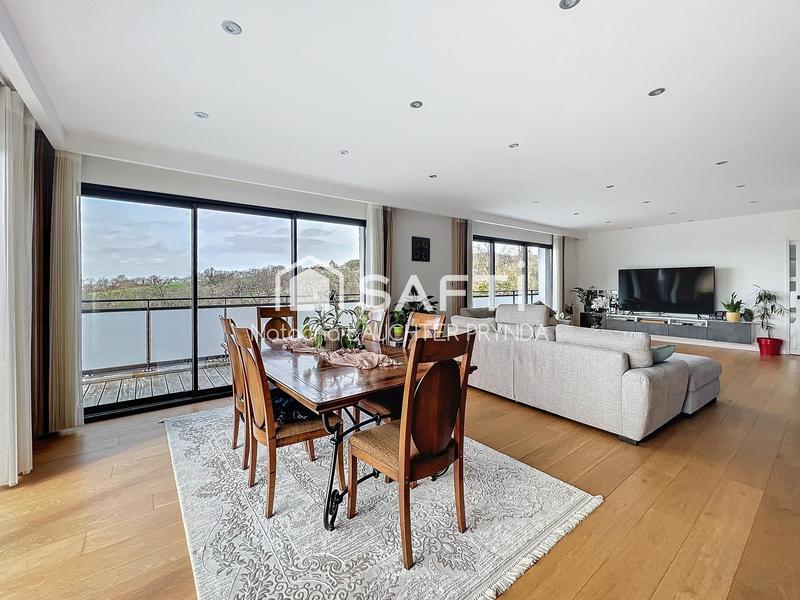 Maison - 240 m² - 7 pièces