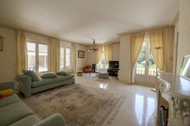 Maison - 224 m² - 7 pièces