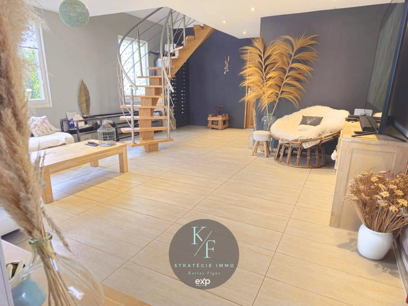 Maison ancienne - 195 m² - 8 pièces